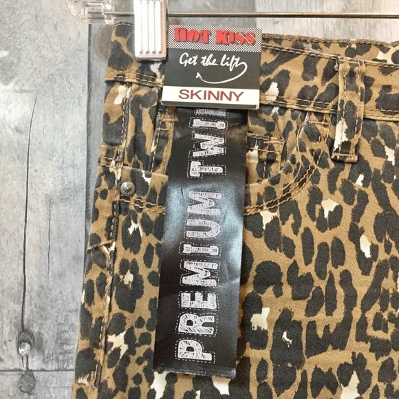 HOT KISS Leopard Print Jeans Pants Skinny Sz 7 NWT - Picture 5 of 8